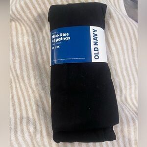 Old Navy Women's Black Mid-Rise Leggings. BRAND NEW